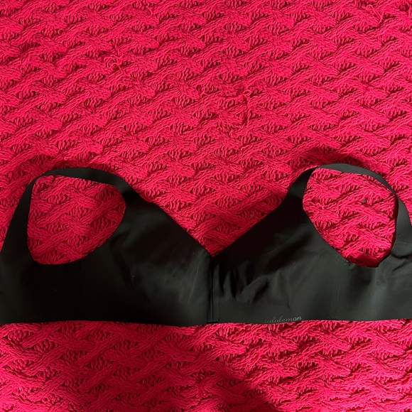 Black Lululemon bra not padded - Picture 1 of 3
